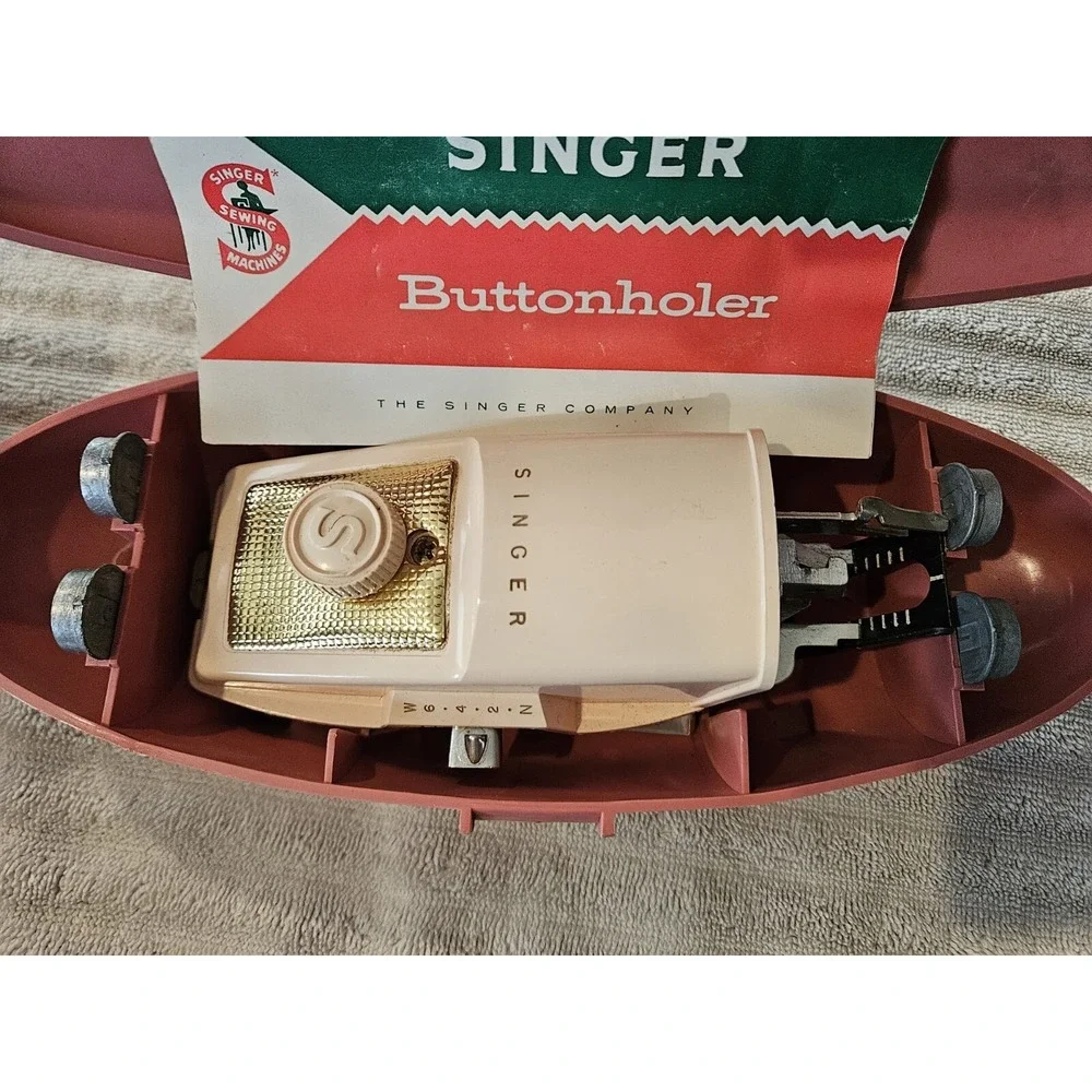 Singer Sewing Machine Buttonholer No.489500 / 489510 In Pink Clamshell Box. 1960